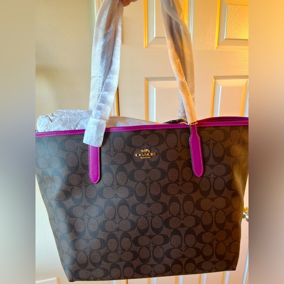 Coach Handbags - NWT Coach City Tote